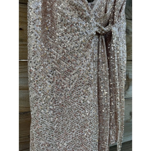 Fashion Nova Front Of The Line Sequin Romper Size Small Rose Gold Color - Picture 2 of 15